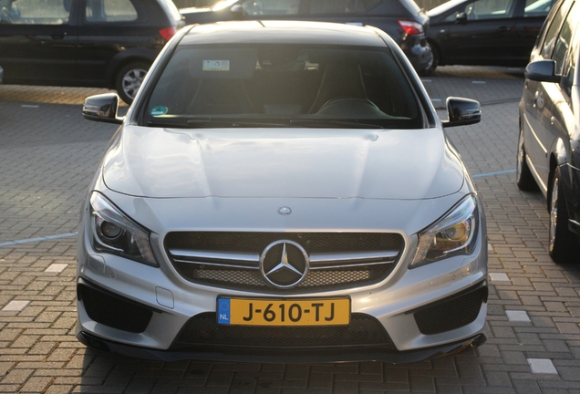 Mercedes-Benz CLA 45 AMG C117