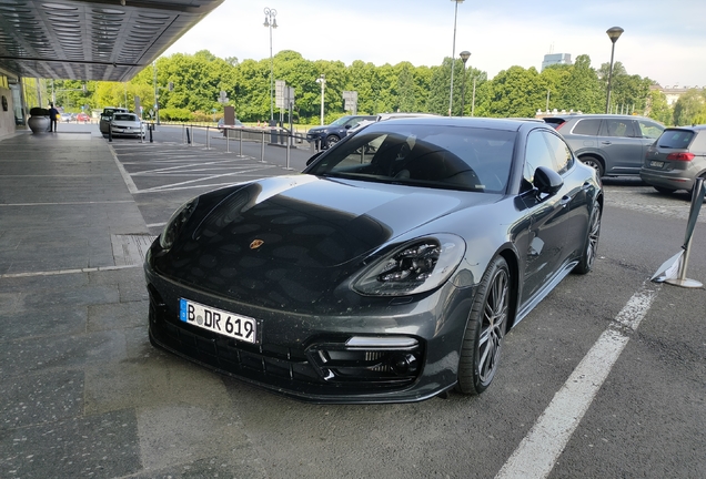 Porsche 971 Panamera Turbo