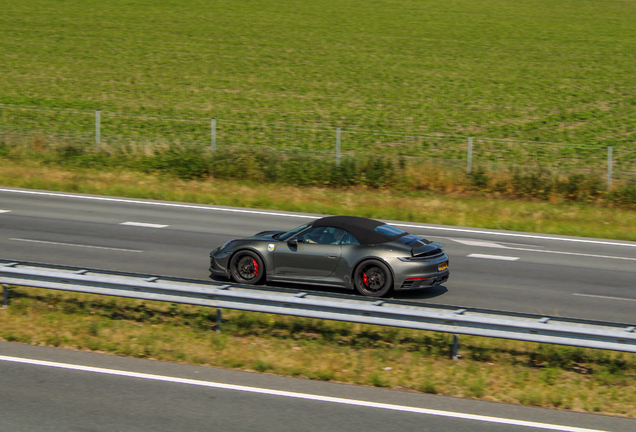 Porsche 992 Carrera 4 GTS Cabriolet