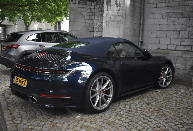 Porsche 992 Carrera 4S Cabriolet