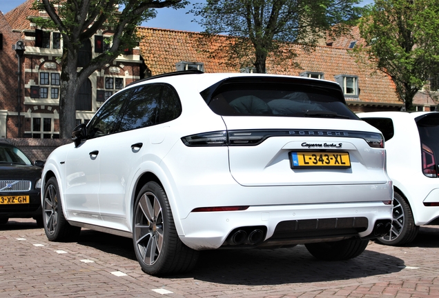 Porsche Cayenne Turbo S E-Hybrid