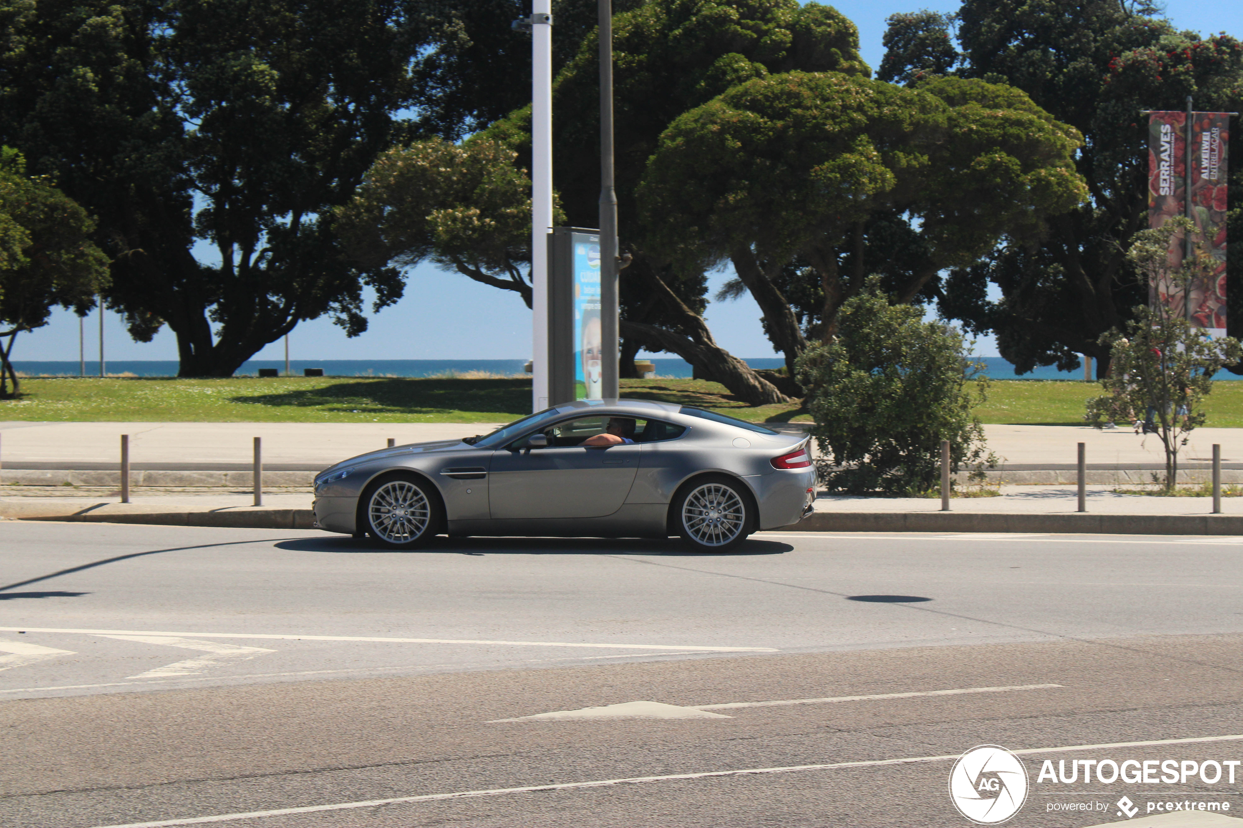 Aston Martin V8 Vantage