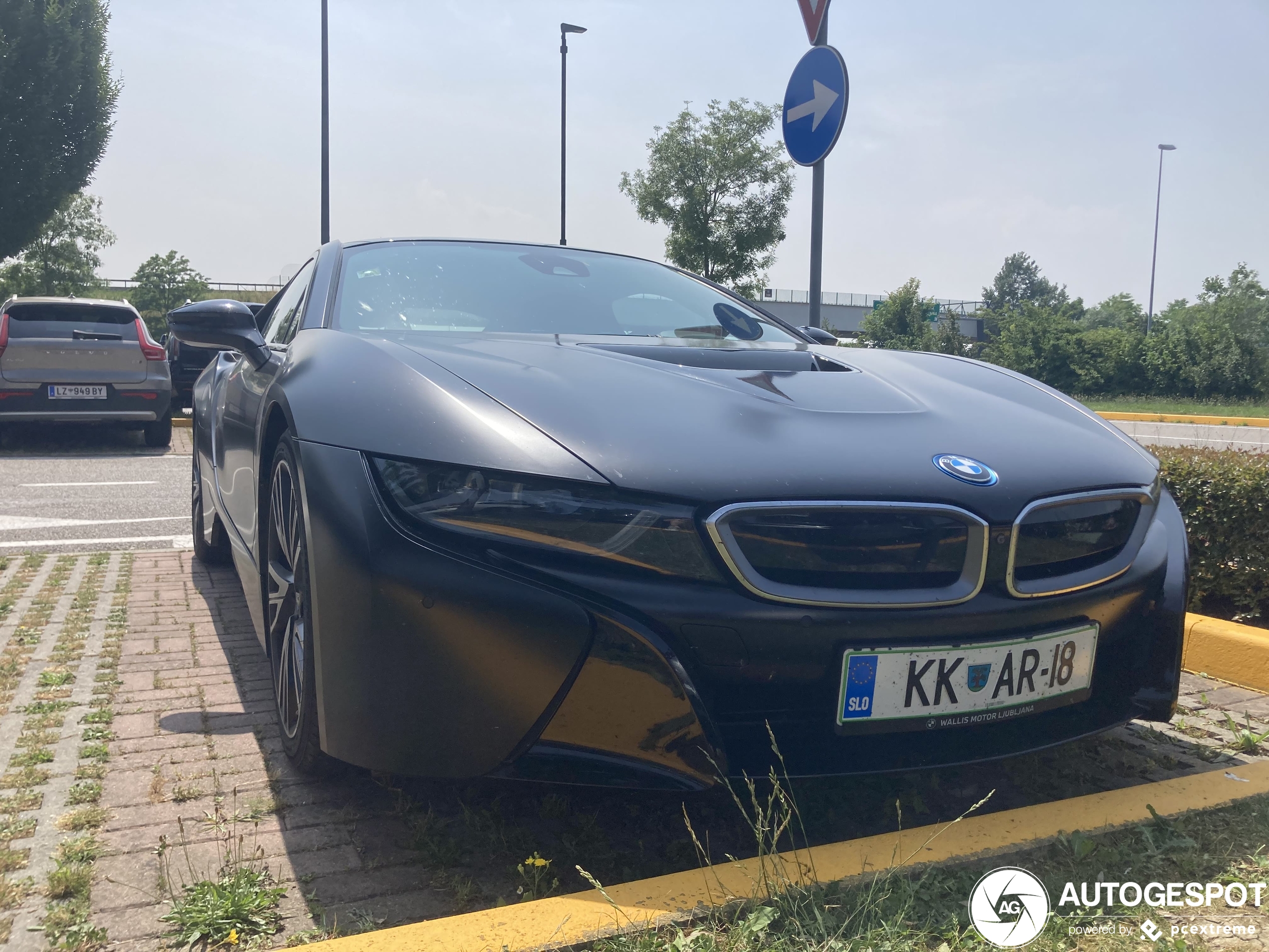 BMW i8