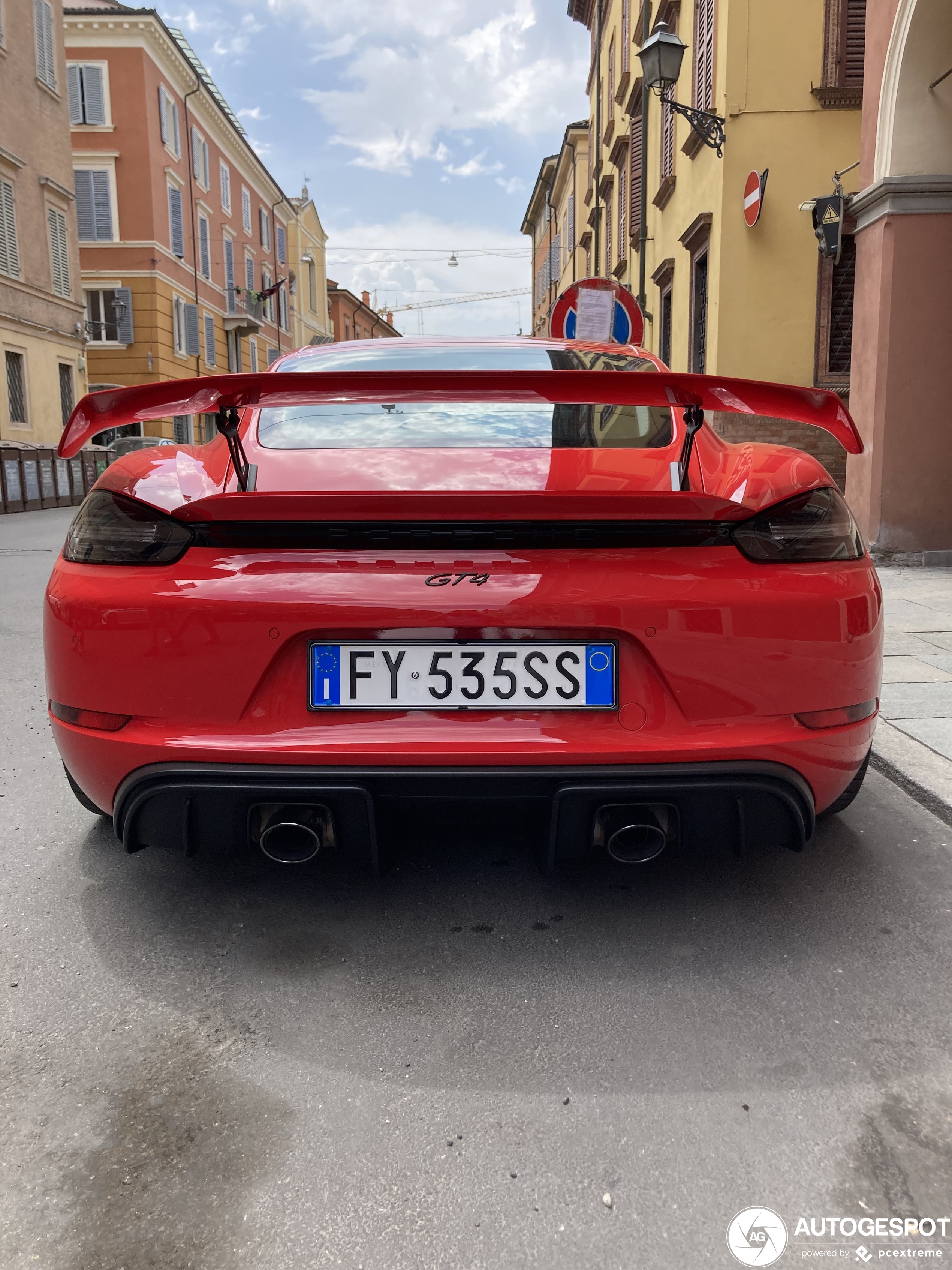 Porsche 718 Cayman GT4