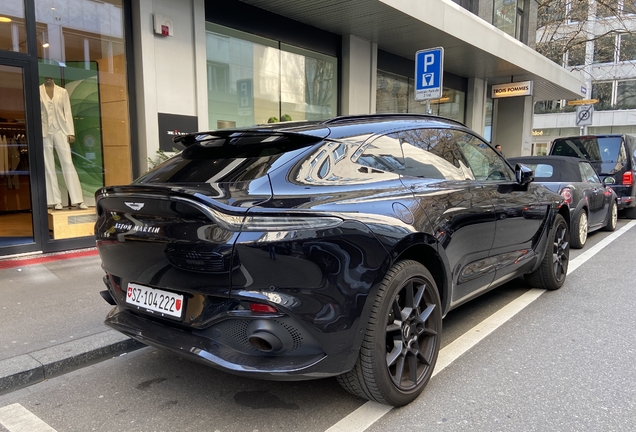 Aston Martin DBX