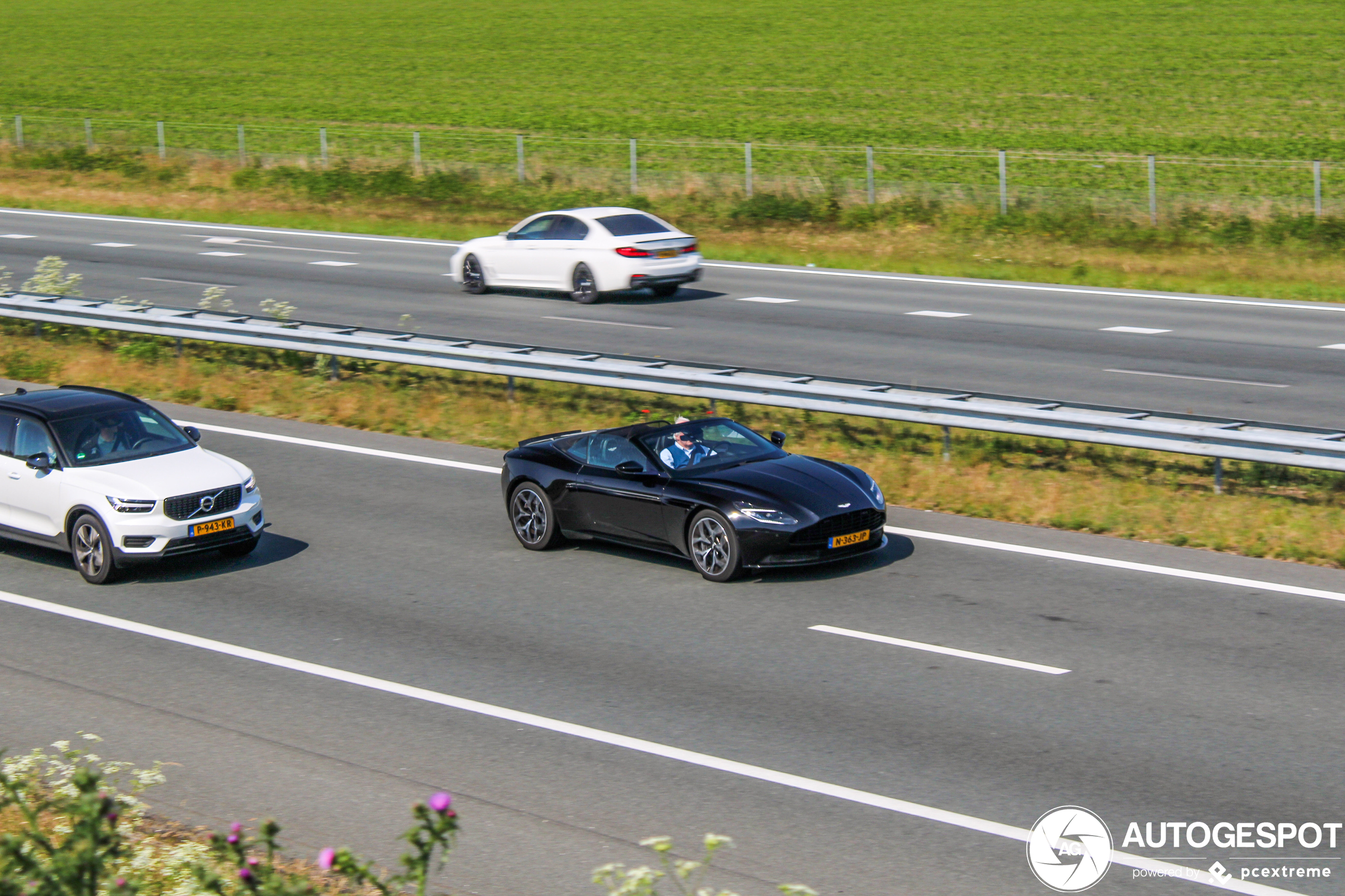 Aston Martin DB11 V8 Volante