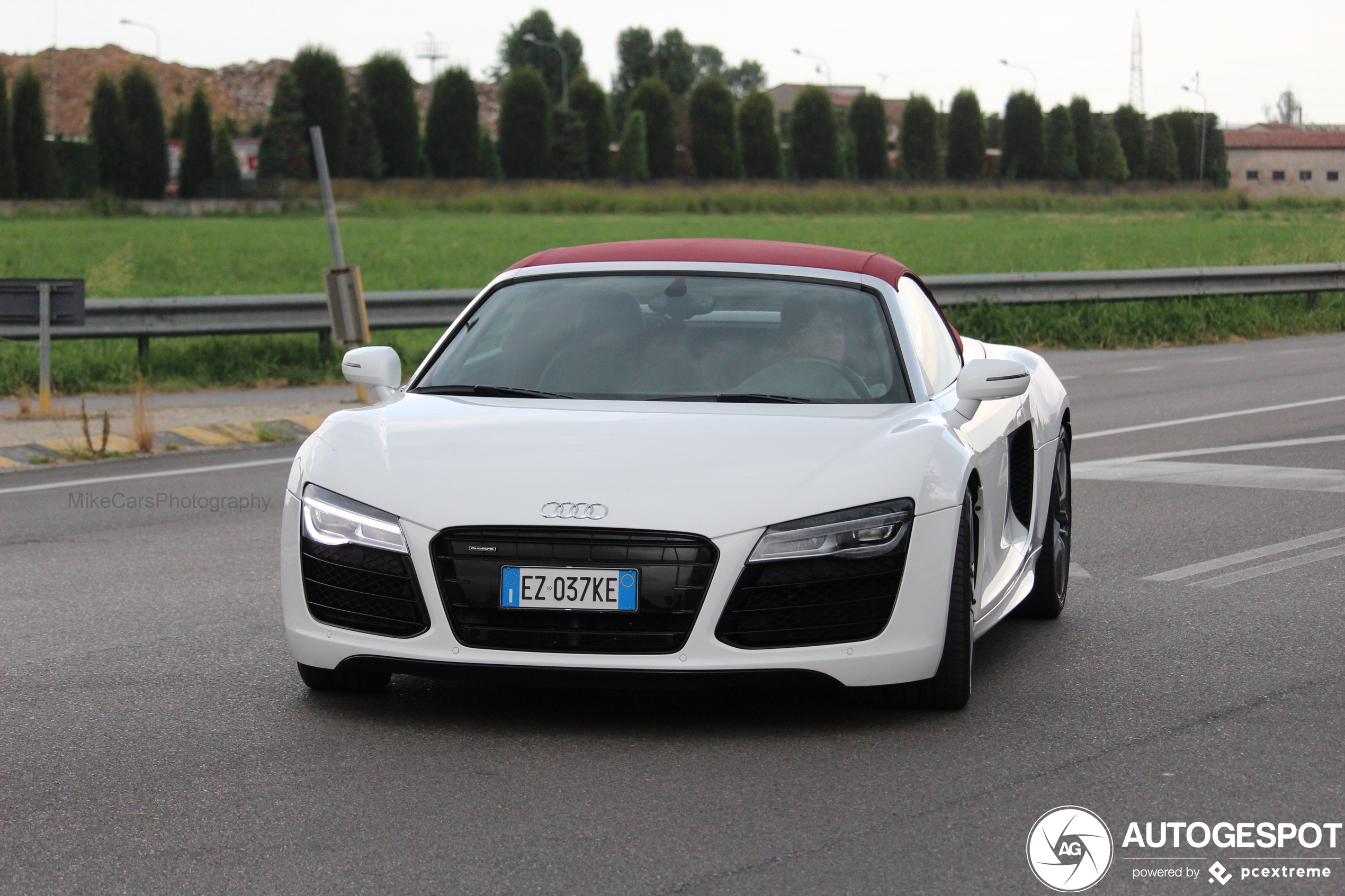 Audi R8 V10 Spyder 2013