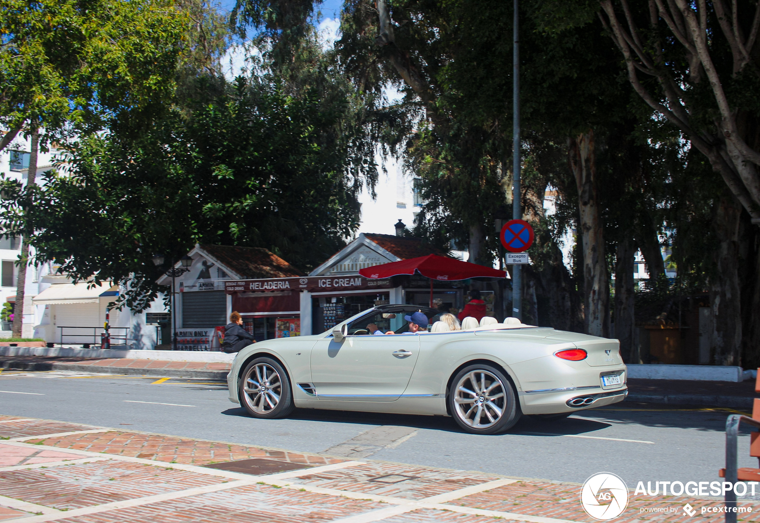 Bentley Continental GTC V8 2020