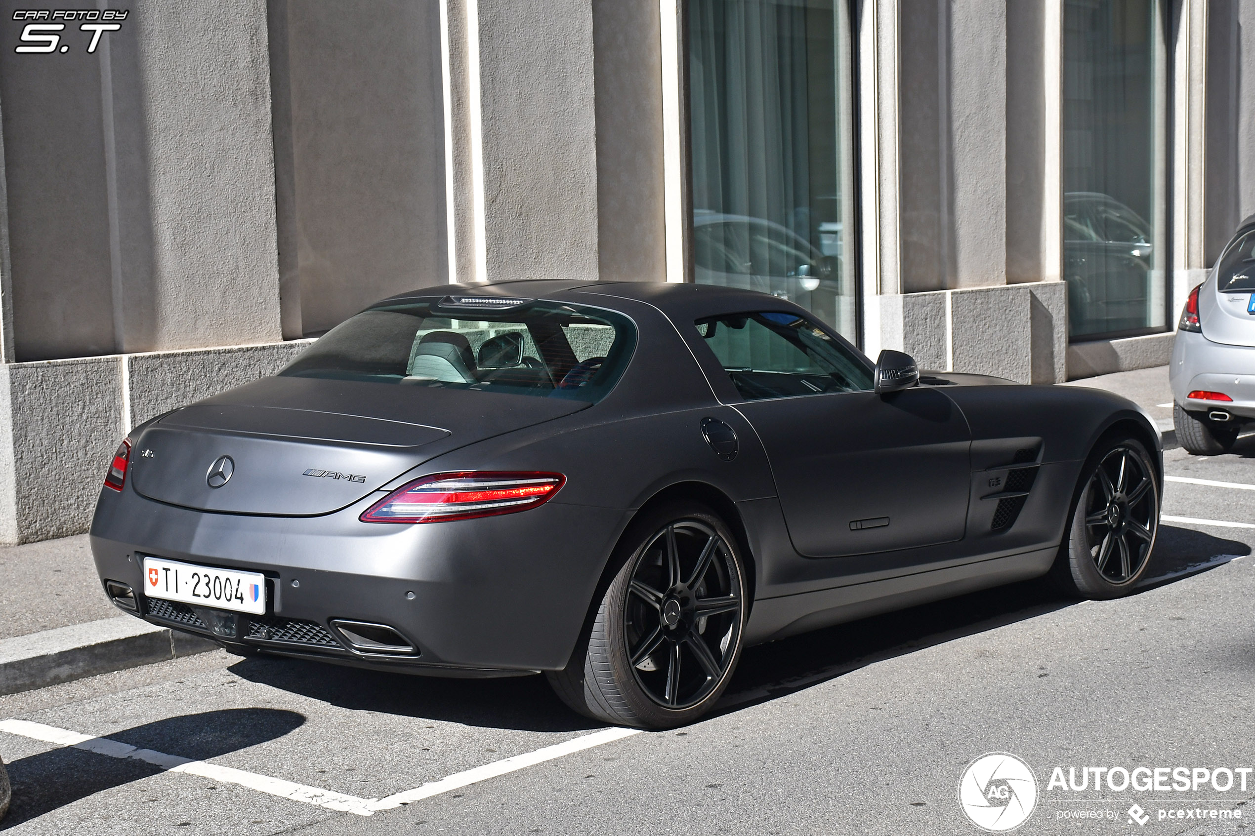 Mercedes-Benz SLS AMG