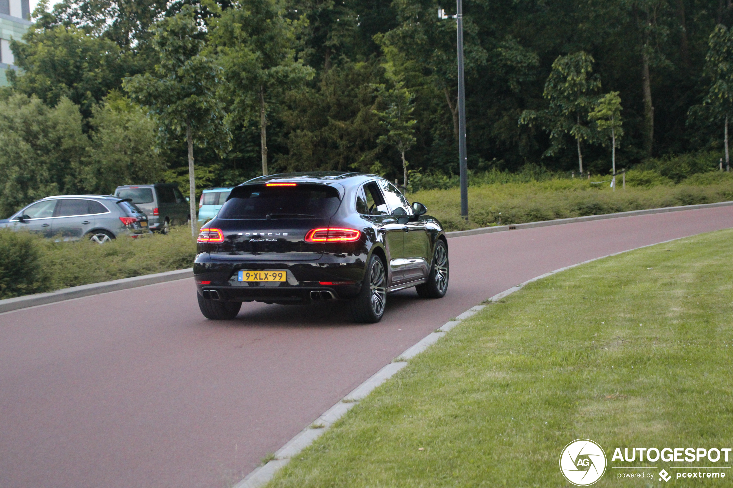 Porsche 95B Macan Turbo