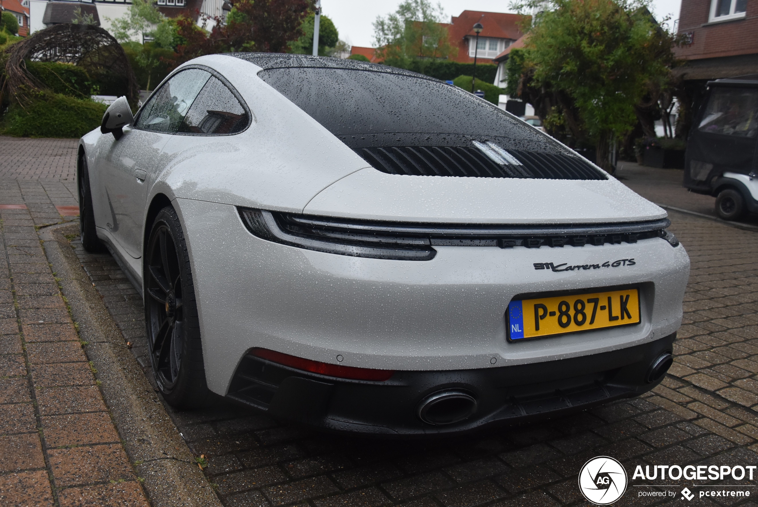 Porsche 992 Carrera 4 GTS