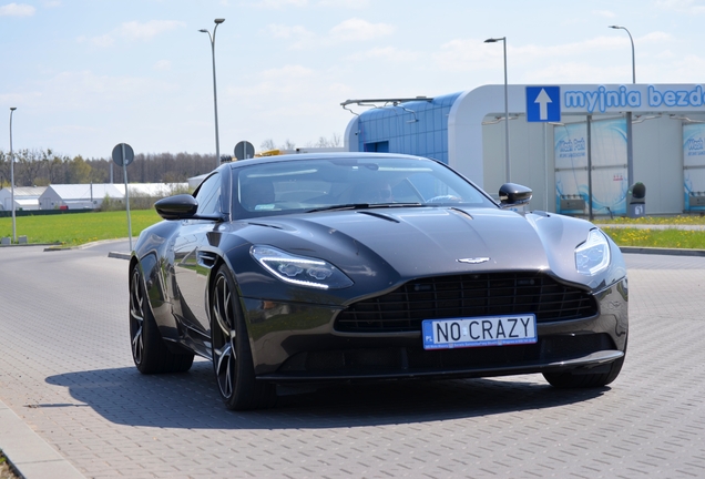 Aston Martin DB11