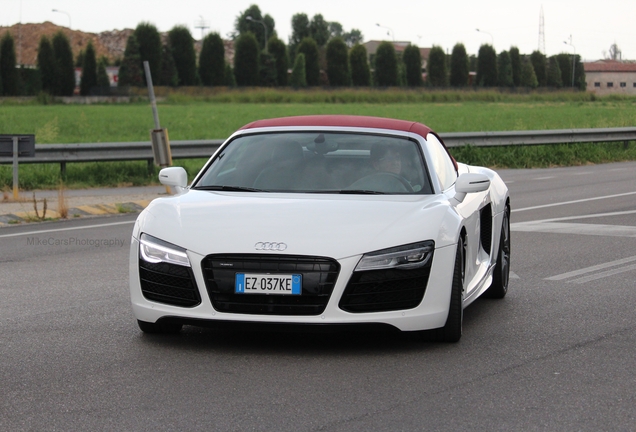 Audi R8 V10 Spyder 2013