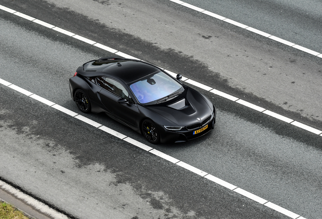 BMW i8 Protonic Frozen Black Edition