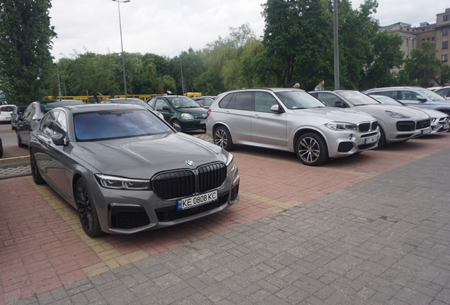 BMW M760Li xDrive 2019