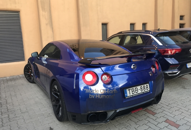 Nissan GT-R