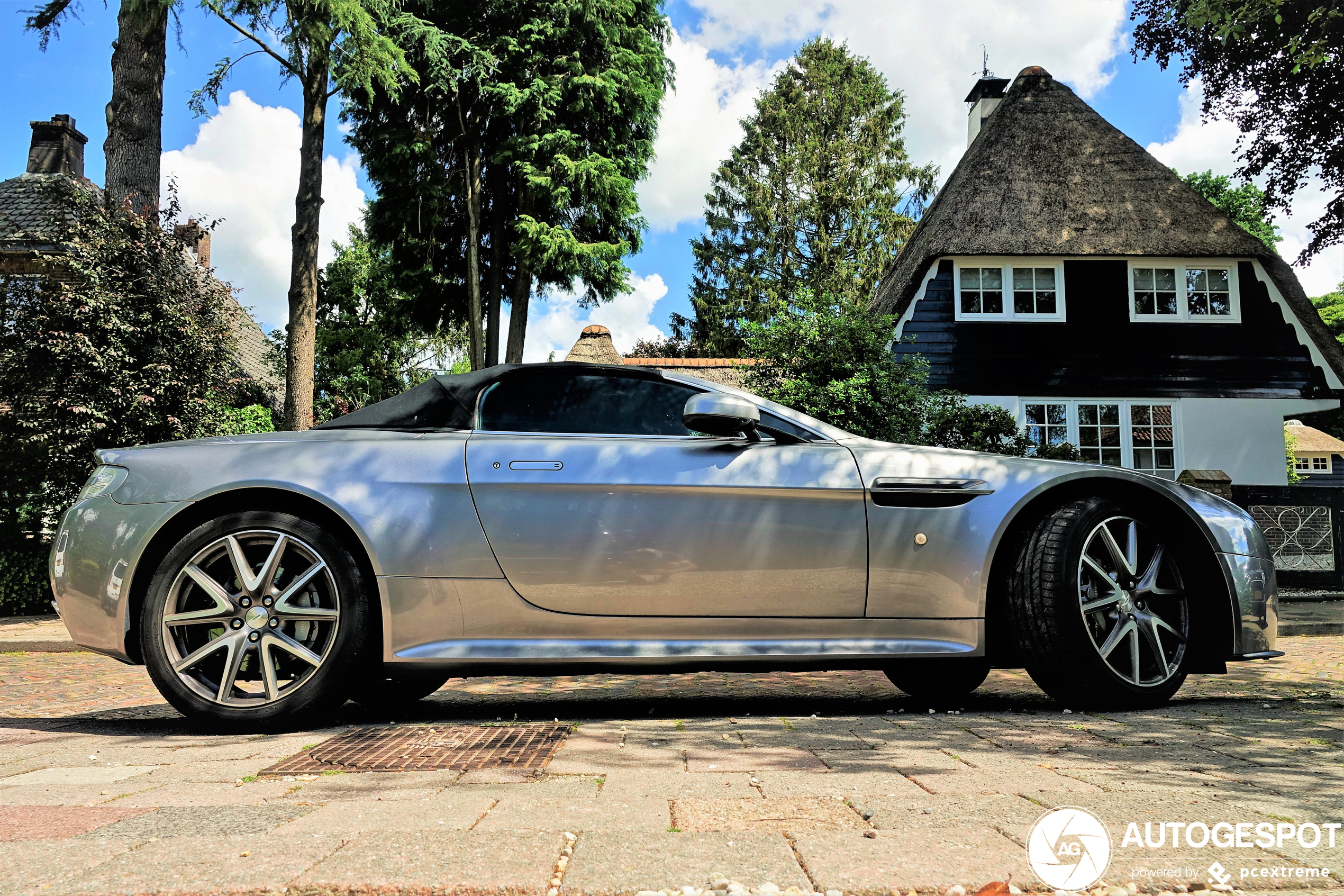 Aston Martin V8 Vantage S Roadster