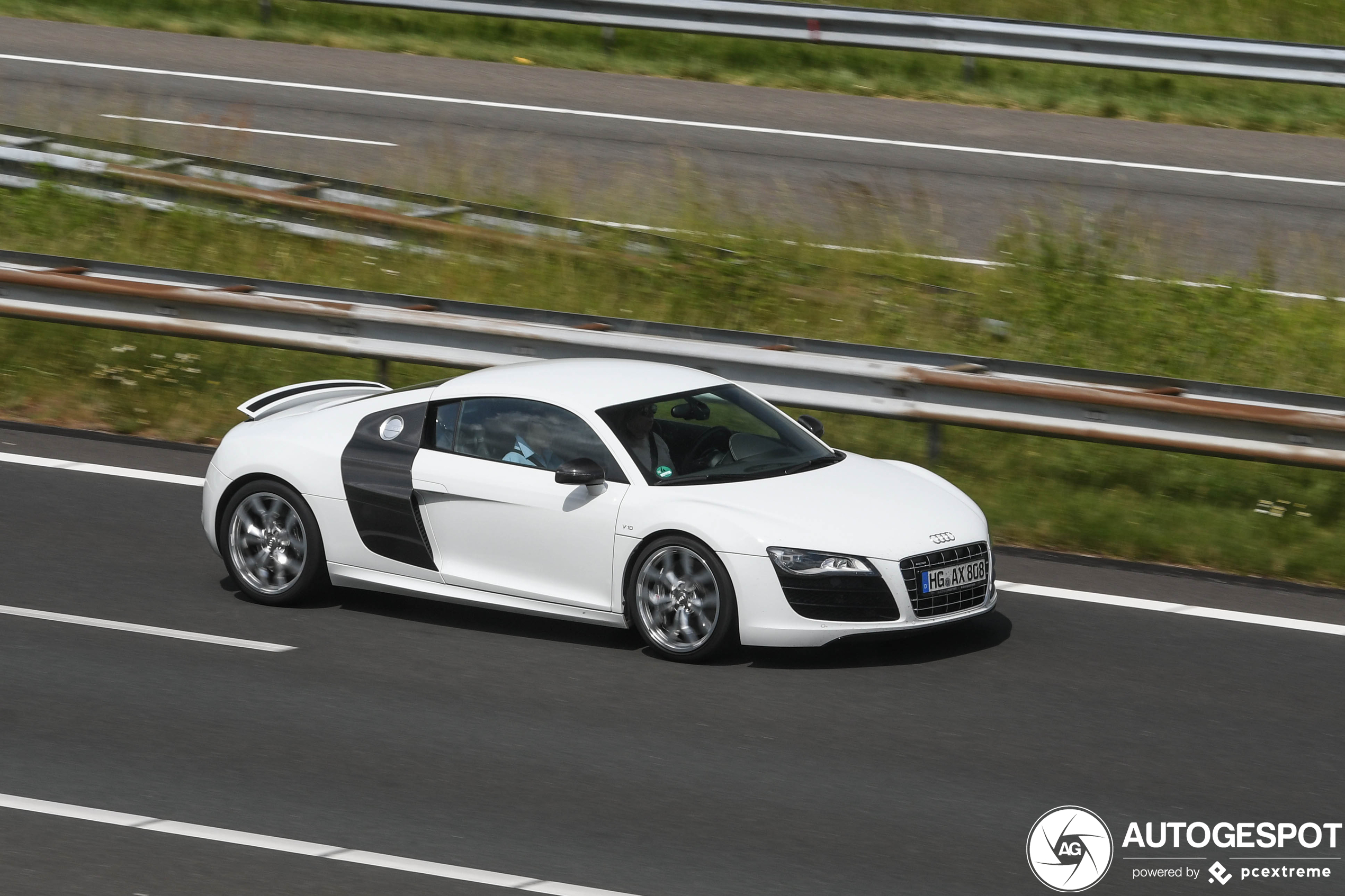 Audi R8 V10