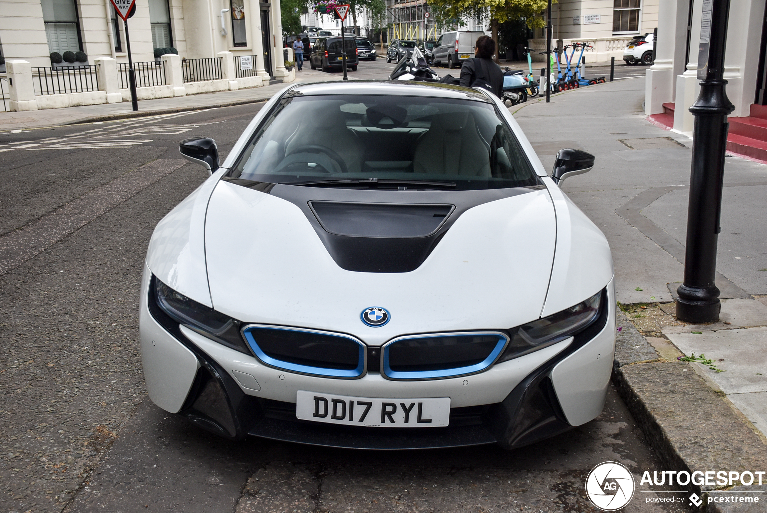 BMW i8