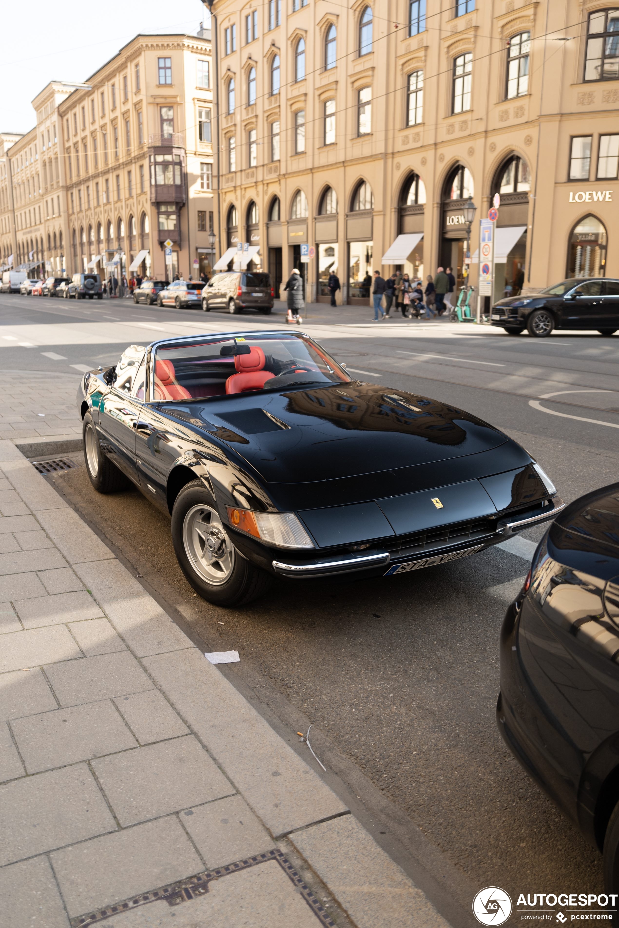 Ferrari 365 GTS/4 Daytona