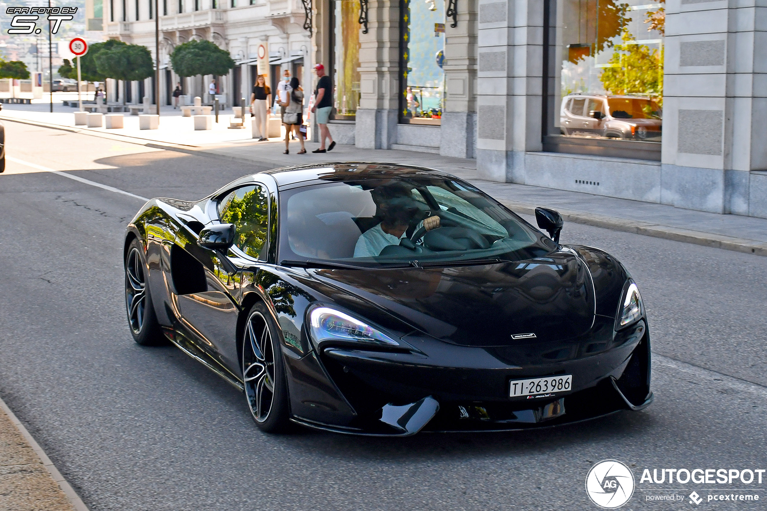 McLaren 570GT