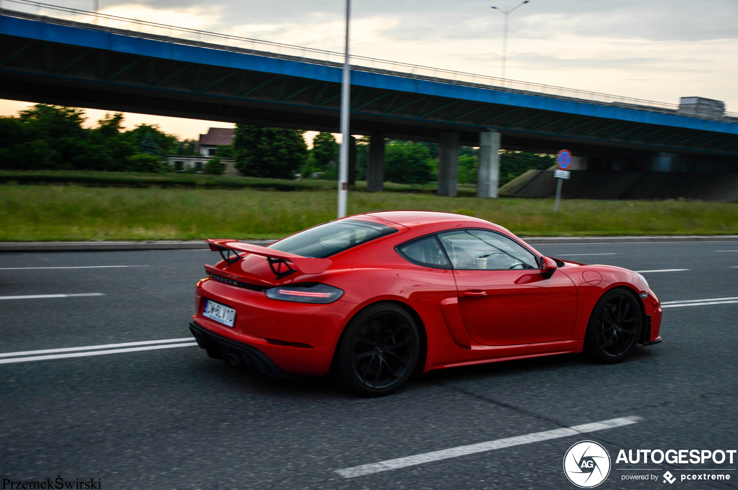 Porsche 718 Cayman GT4