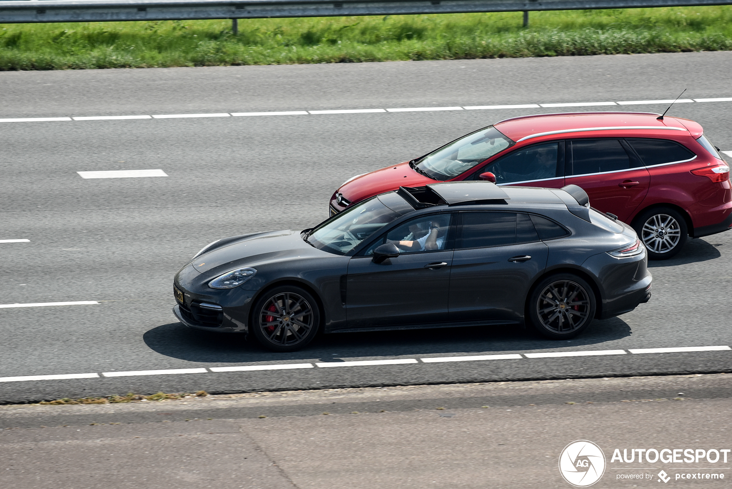 Porsche 971 Panamera GTS Sport Turismo