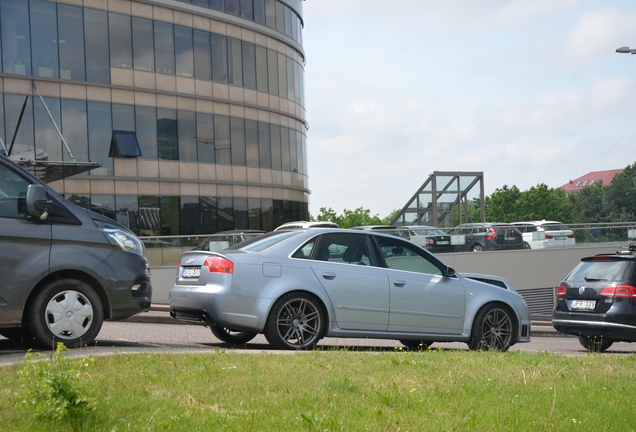 Audi RS4 Sedan