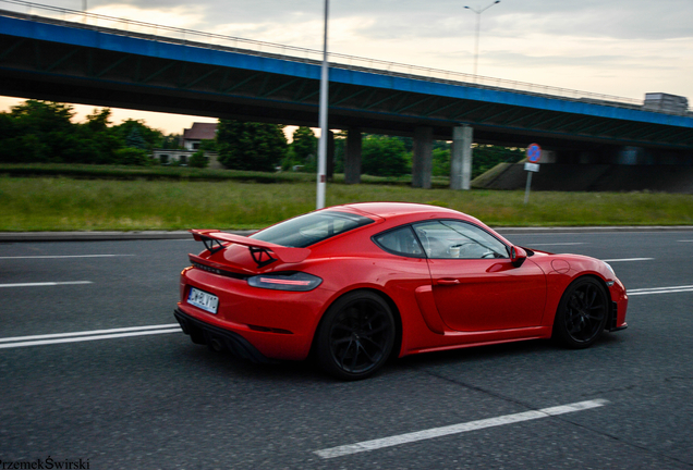 Porsche 718 Cayman GT4