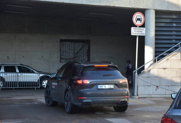 Porsche 9YA Cayenne GTS