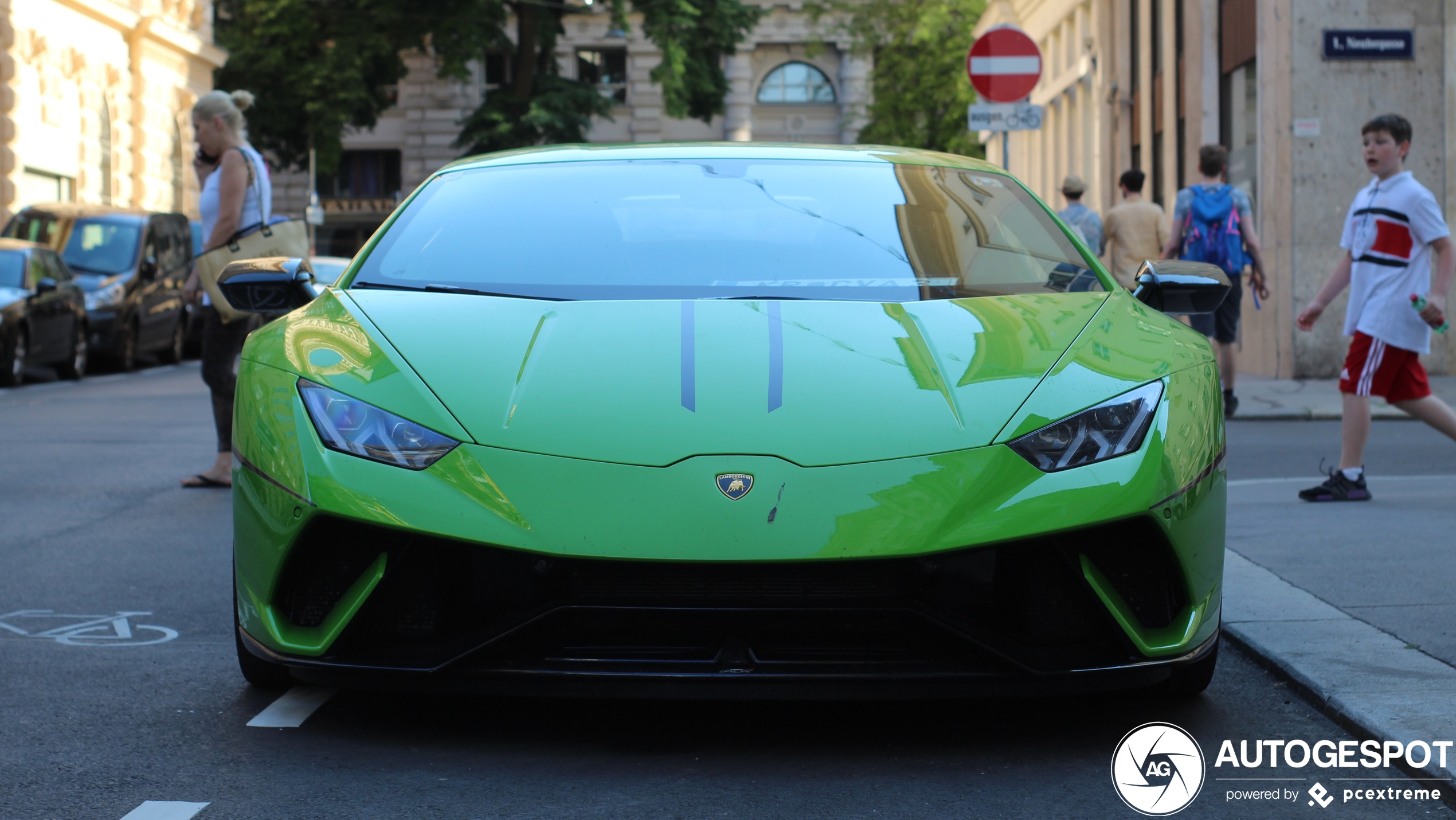 Lamborghini Huracán LP640-4 Performante