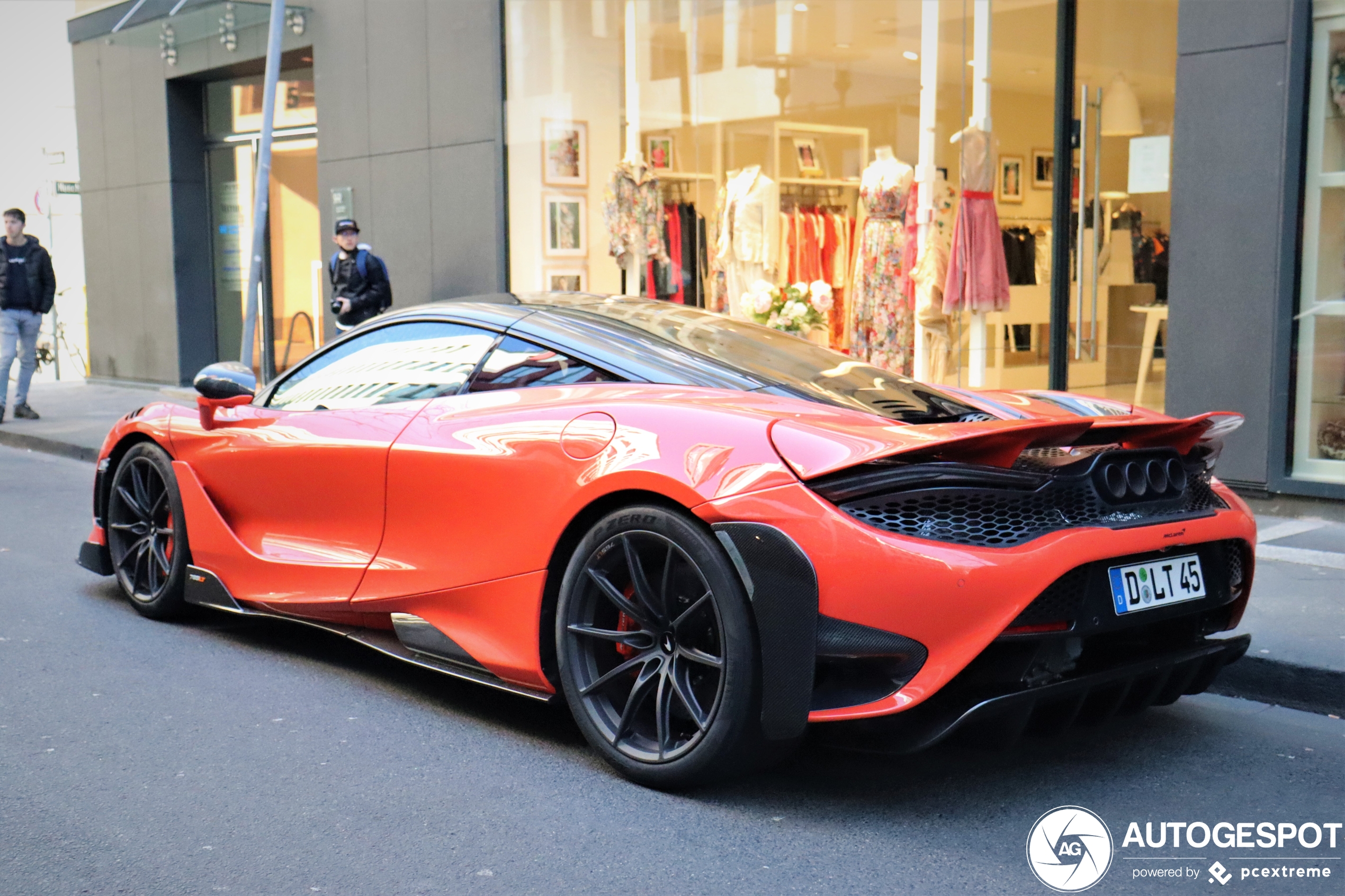 McLaren 765LT