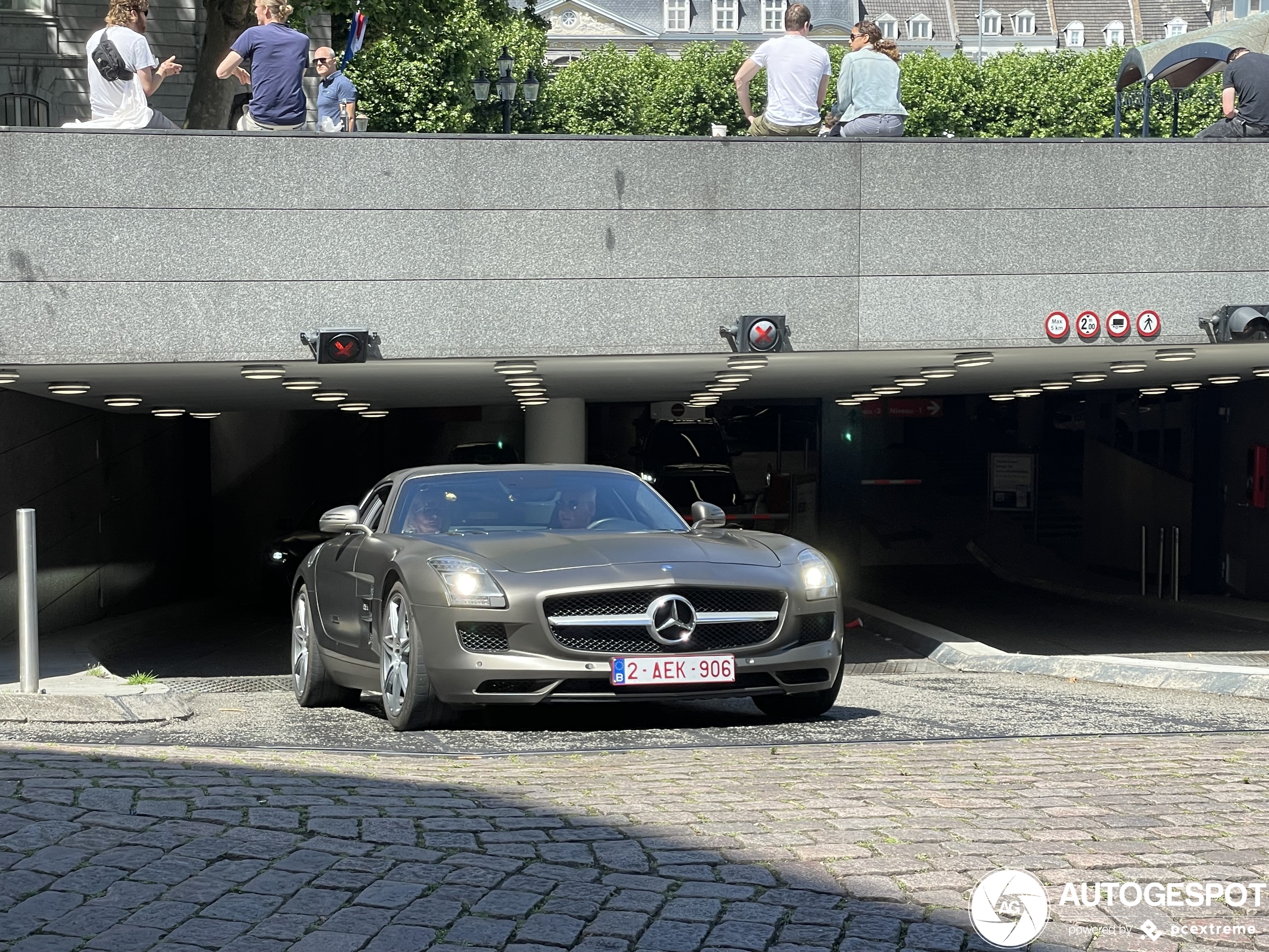 Mercedes-Benz SLS AMG