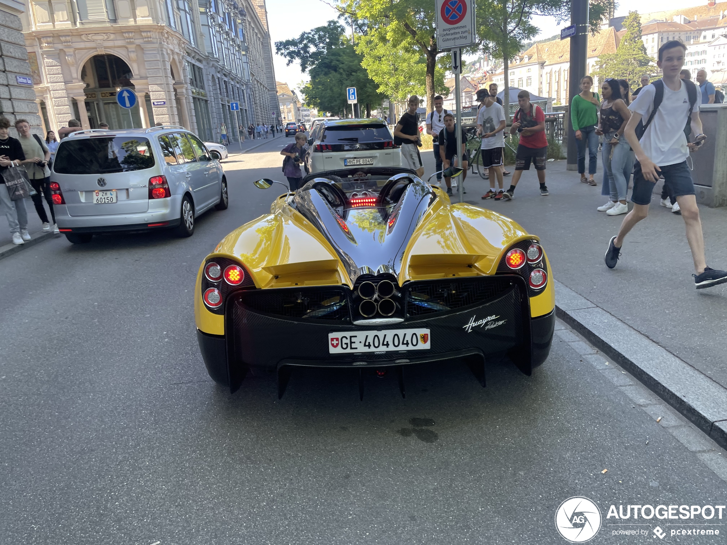 Pagani Huayra Roadster - 11 June 2022 - Autogespot