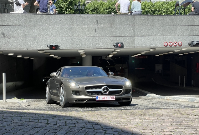Mercedes-Benz SLS AMG