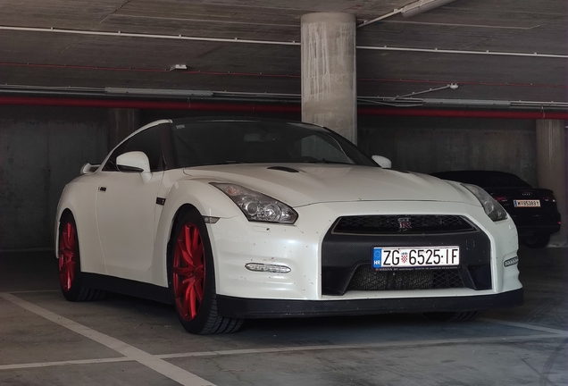 Nissan GT-R 2011