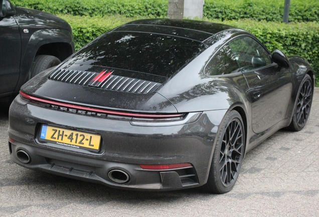 Porsche 992 Carrera 4S