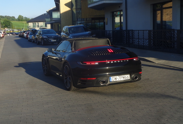 Porsche 992 Carrera 4S Cabriolet