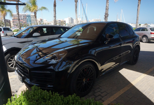 Porsche 9YA Cayenne GTS