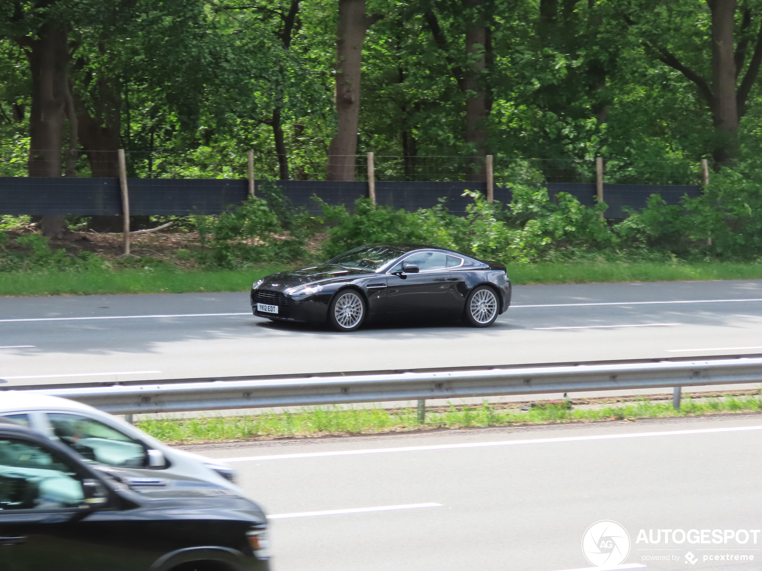 Aston Martin V8 Vantage