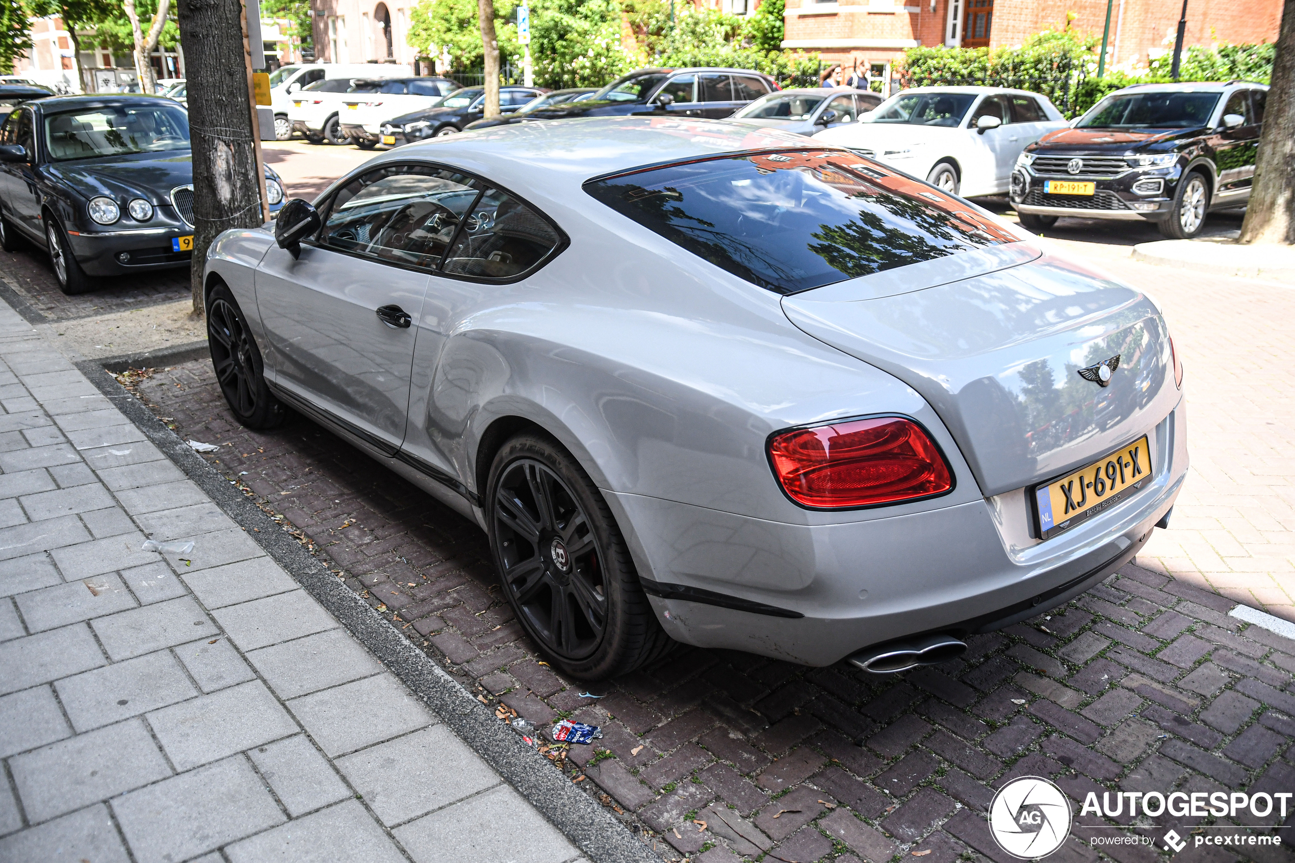 Bentley Continental GT V8