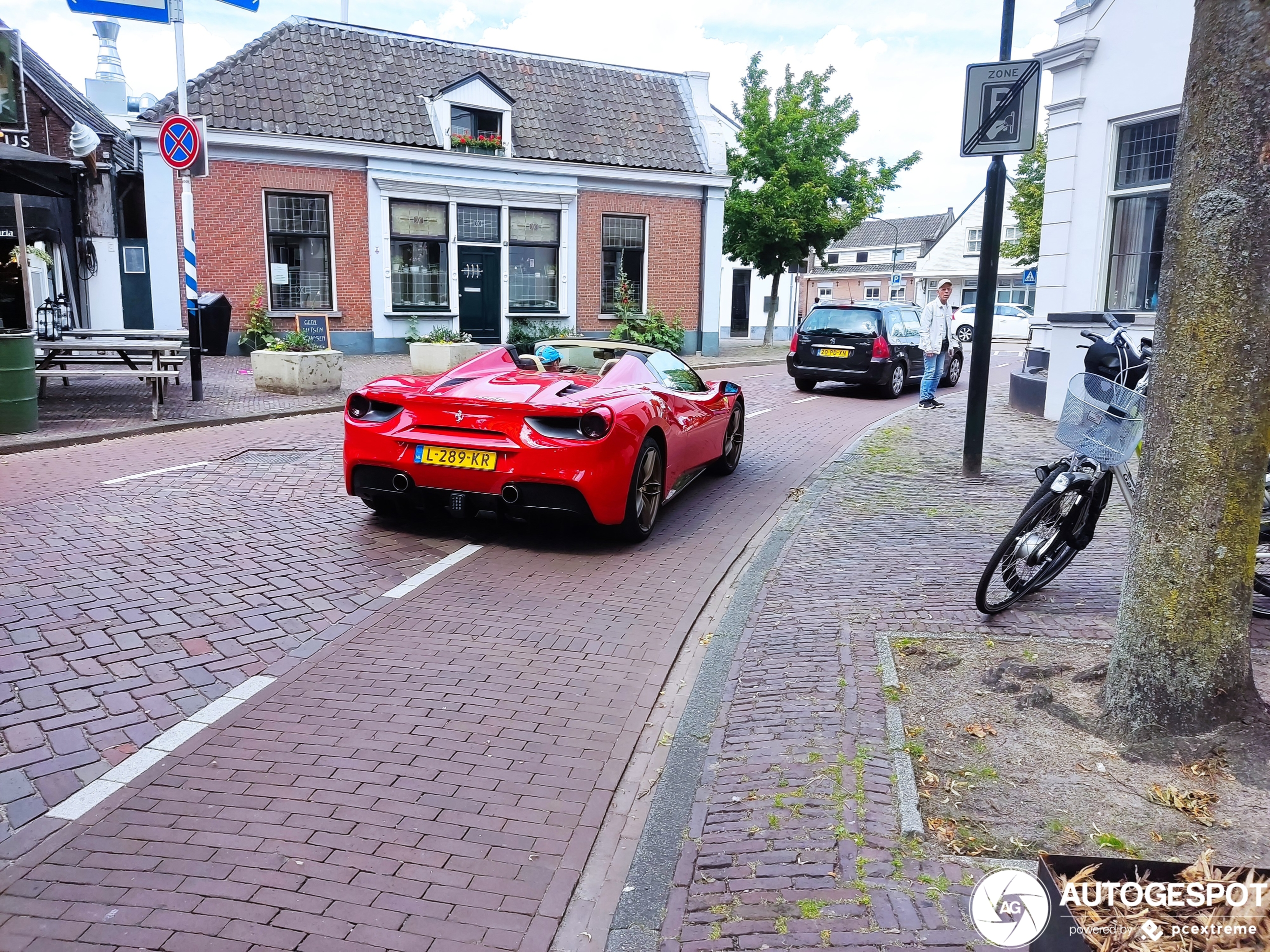 Ferrari 488 Spider