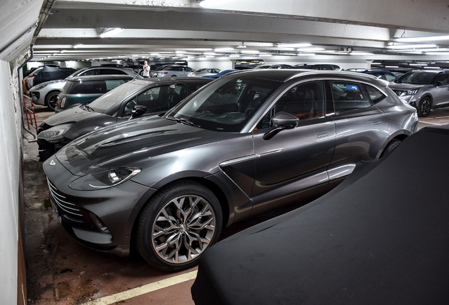 Aston Martin DBX