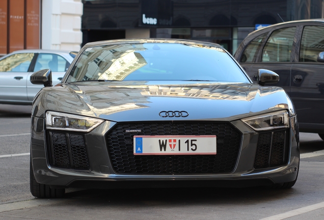 Audi R8 V10 Plus 2015