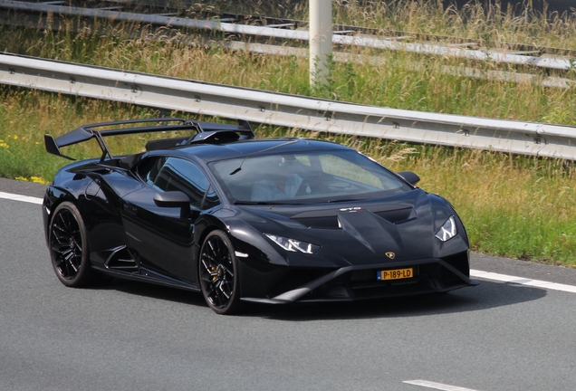 Lamborghini Huracán LP640-2 STO