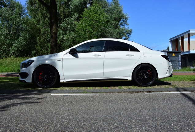 Mercedes-Benz CLA 45 AMG C117