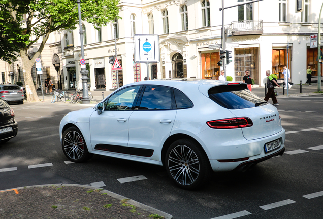 Porsche 95B Macan Turbo Exclusive Performance Edition