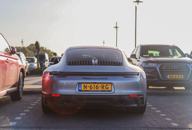 Porsche 992 Carrera 4 GTS