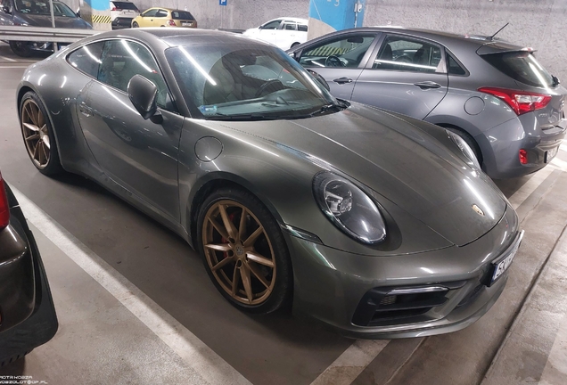 Porsche 992 Carrera 4S