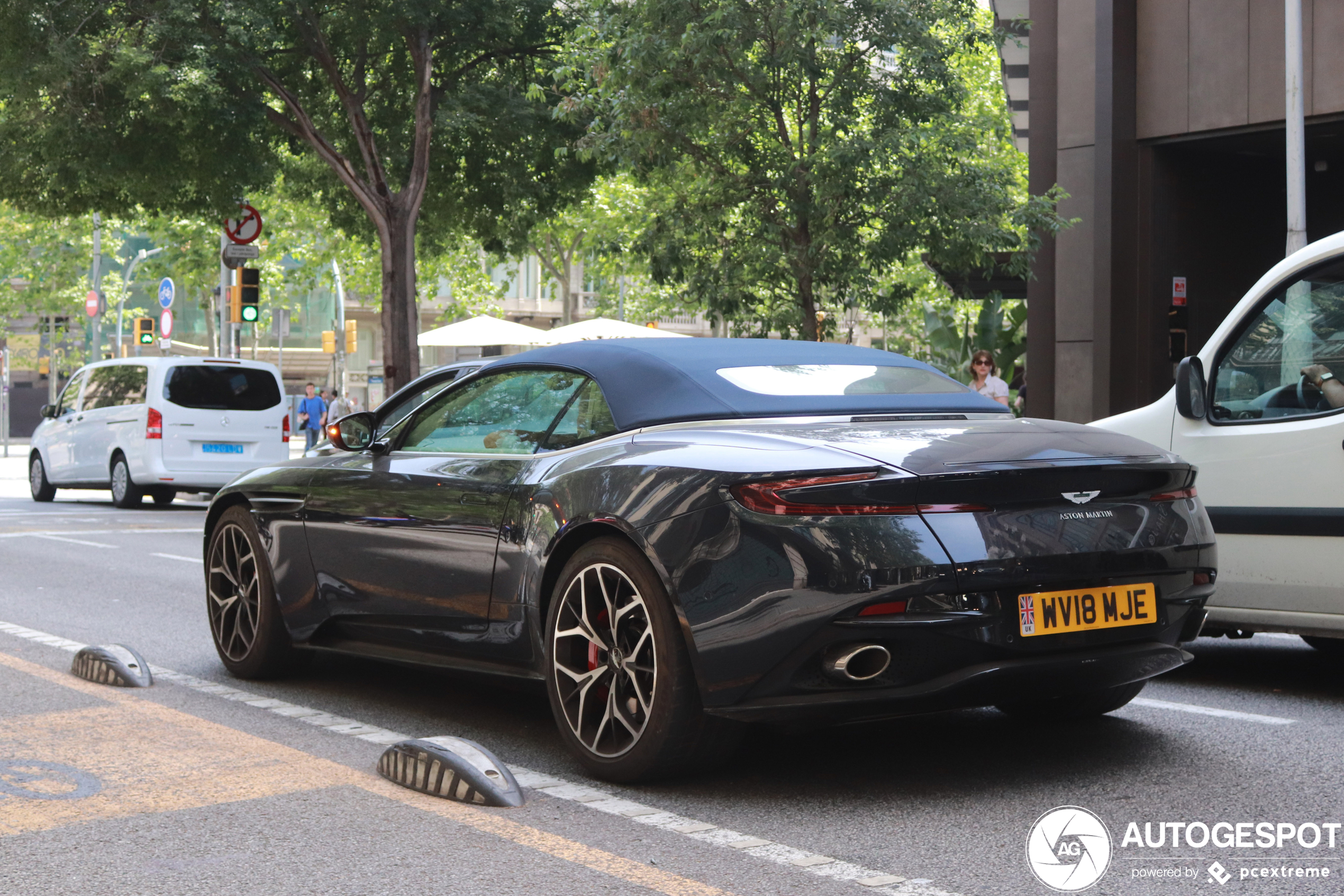 Aston Martin DB11 V8 Volante